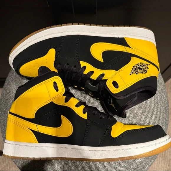 Air Jordan Mid New Love 2017 Mens 9 Women’s 10.5 Black-Yellow - Picture 5 of 10